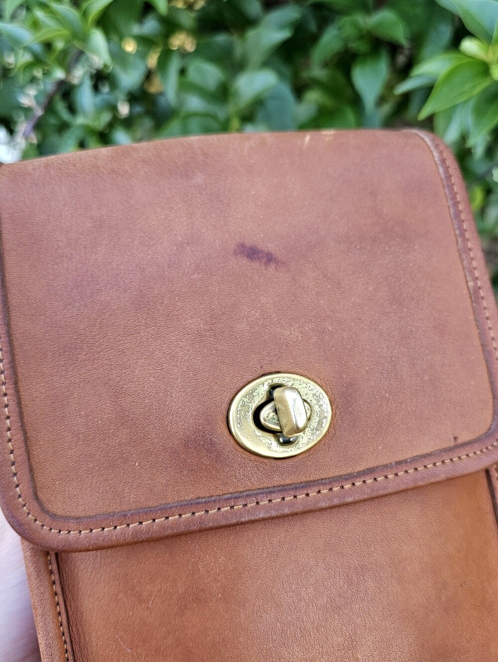 Vintage Coach Scooter Bag 9893 British Tan Leather Pre-1994 Hangtag Crossbody - Picture 9 of 12